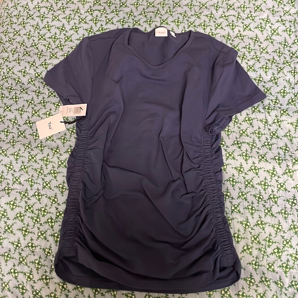 Aritizia malibu tshirt, size large